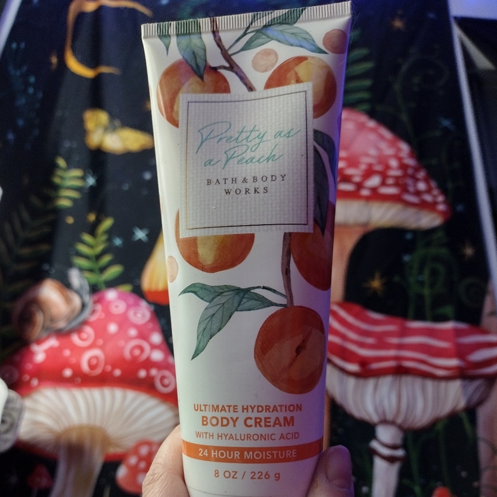 Bath & Body Works pretty as a peach